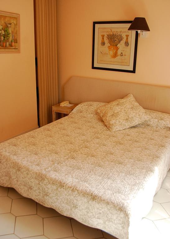 Hotel Les Mazets Des Roches 타라스콩 객실 사진
