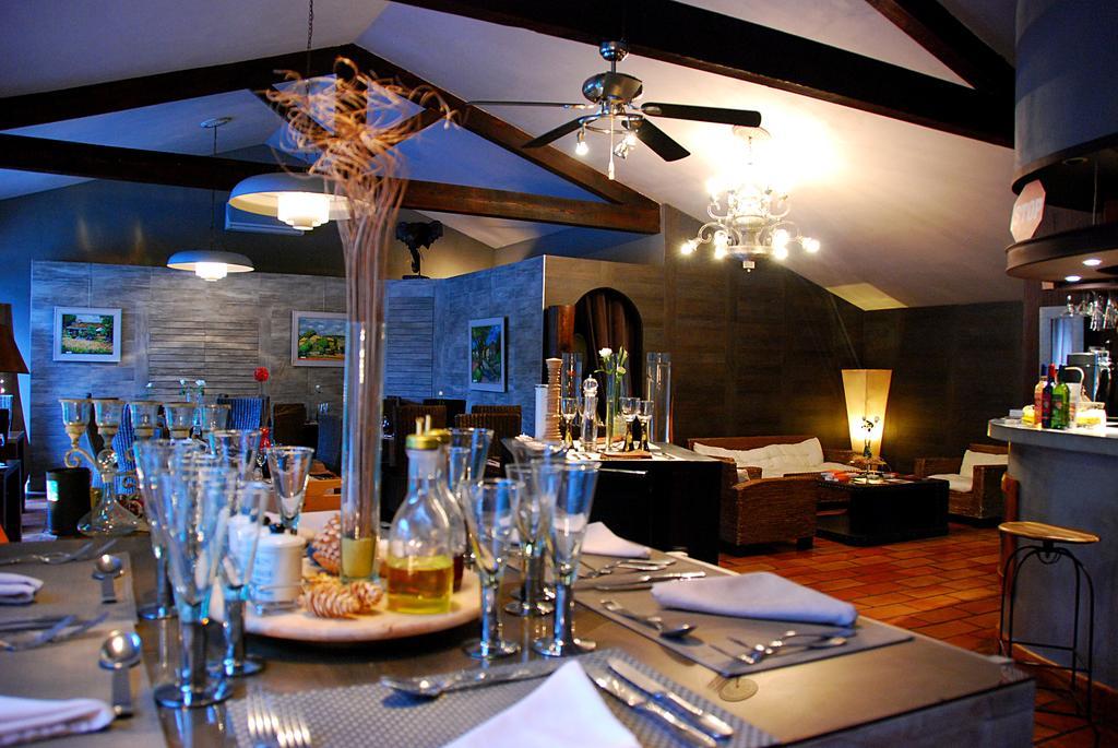 Hotel Les Mazets Des Roches 타라스콩 외부 사진