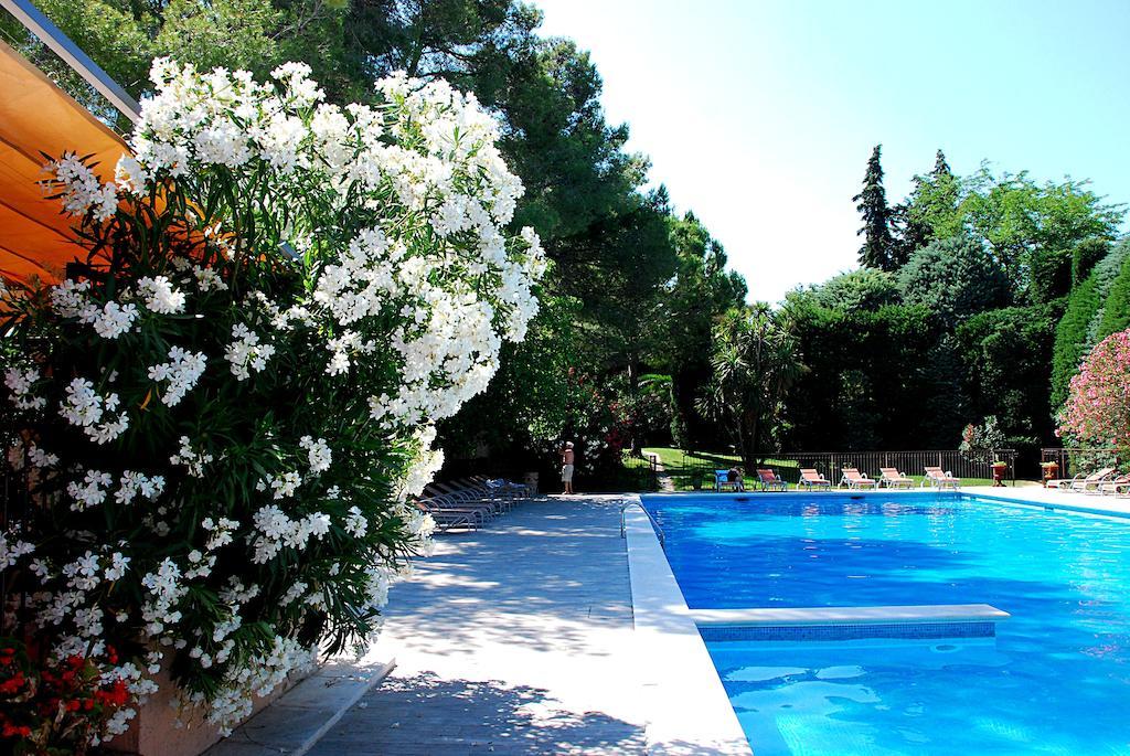 Hotel Les Mazets Des Roches 타라스콩 외부 사진