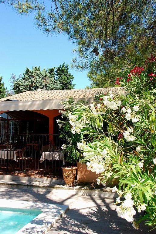 Hotel Les Mazets Des Roches 타라스콩 외부 사진