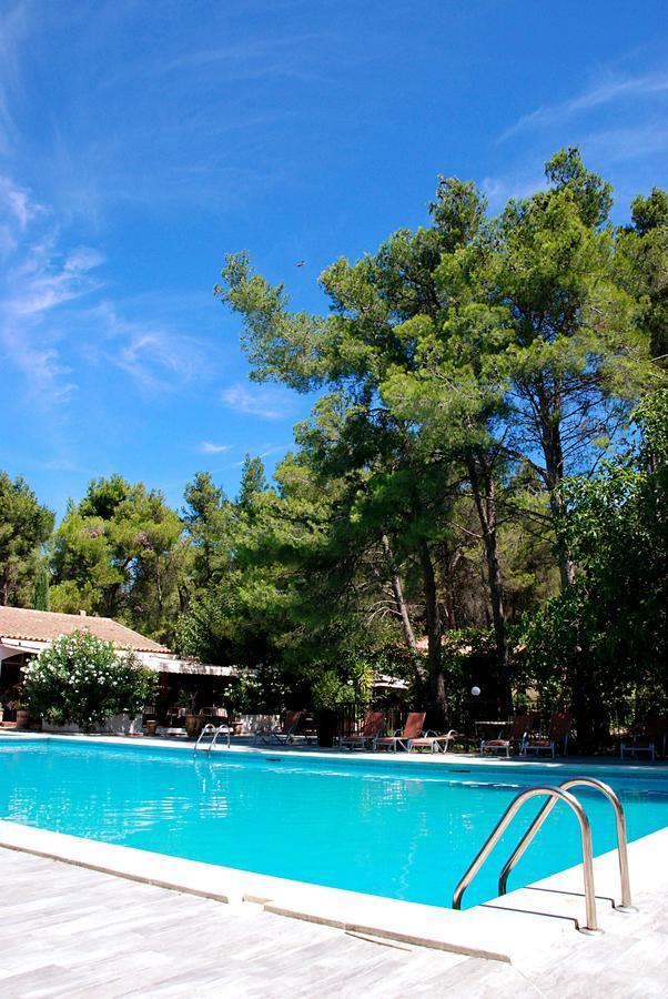 Hotel Les Mazets Des Roches 타라스콩 외부 사진